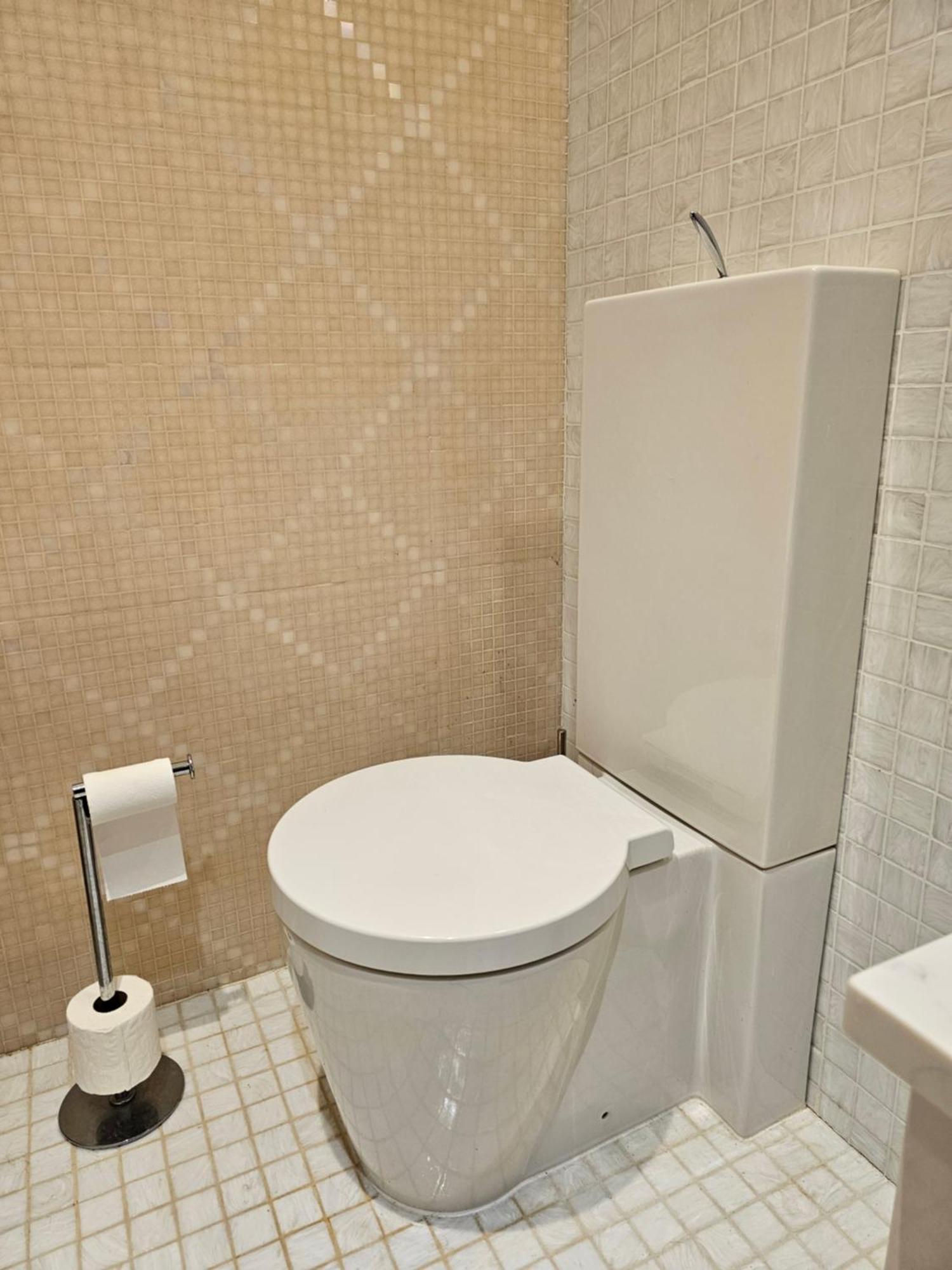 Brentford House Bed & Breakfast ภายนอก รูปภาพ